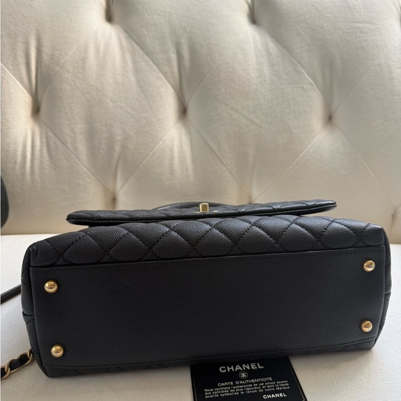 Coco CHANEL Black Caviar Top handle with Gold Accents - Picture 5 of 11